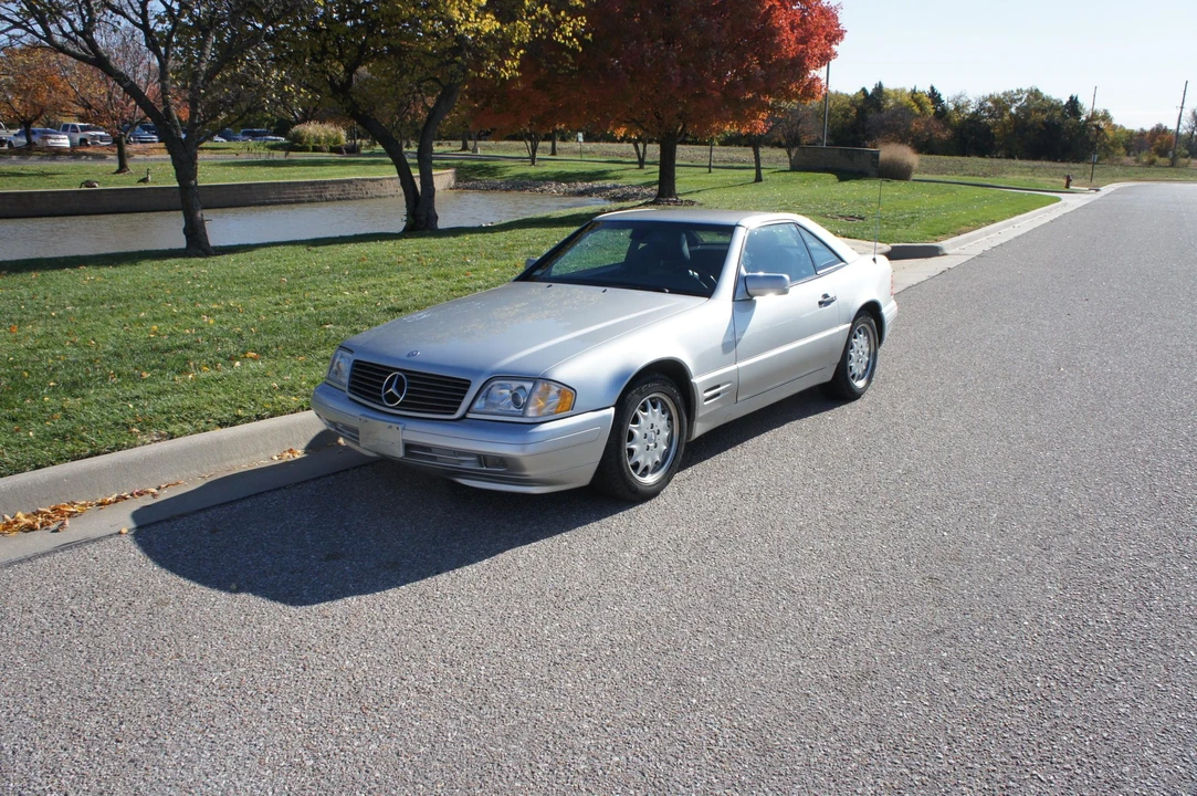 1998 Mercedes-Benz R129 SL-Class - Image 4 of 31