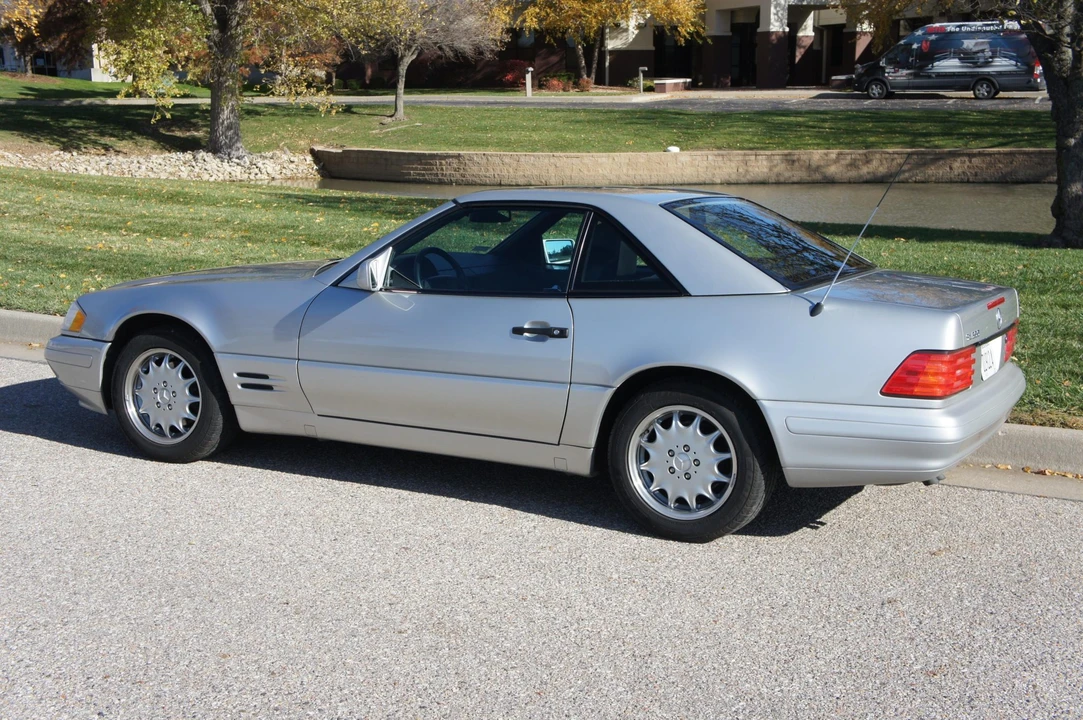1998 Mercedes-Benz R129 SL-Class - Image 8 of 31