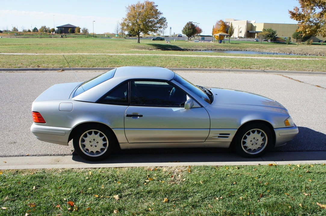 1998 Mercedes-Benz R129 SL-Class - Image 14 of 31