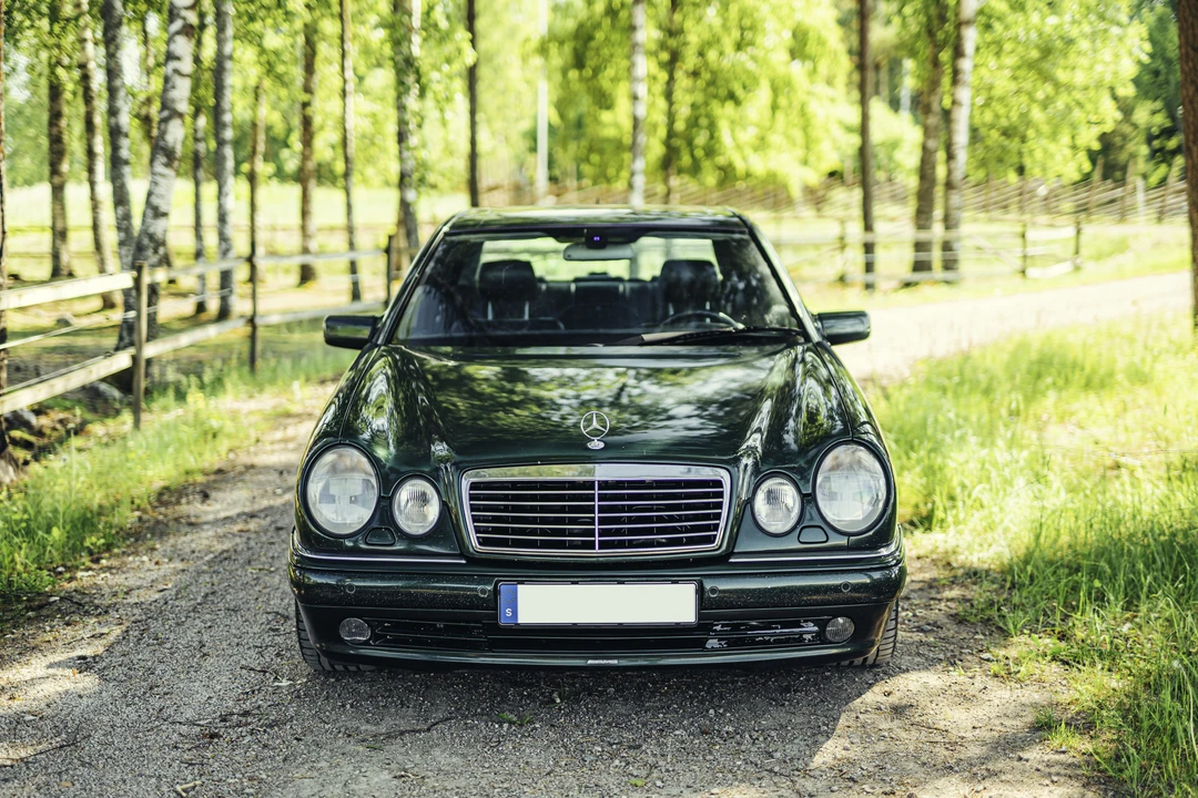1998 Mercedes-Benz W210 E 36 & E 50 & E 55 & E 60 AMG - Image 2 of 31