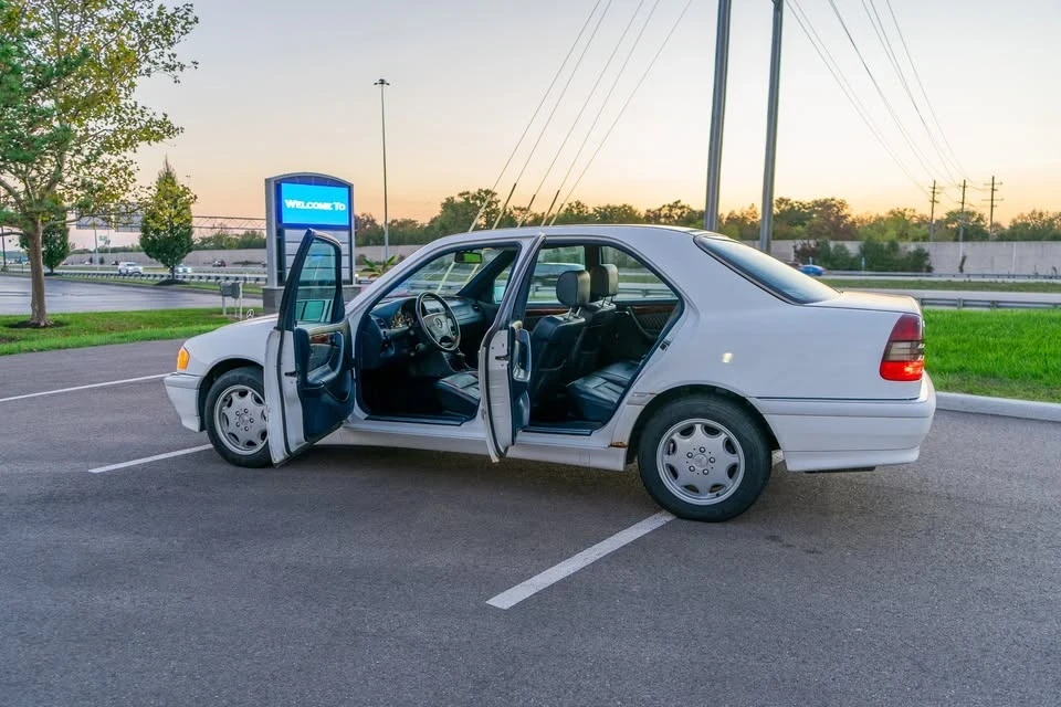 1998 Mercedes-Benz W202 C-Class - Image 10 of 19