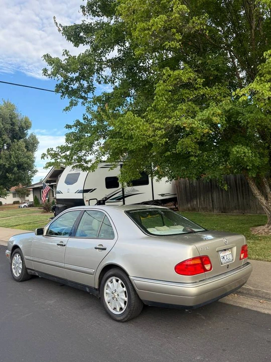 1998 Mercedes-Benz W210 E-Class - Image 3 of 17