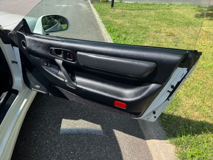 1998 Mitsubishi 3000GT Series 3 - Image 23 of 28