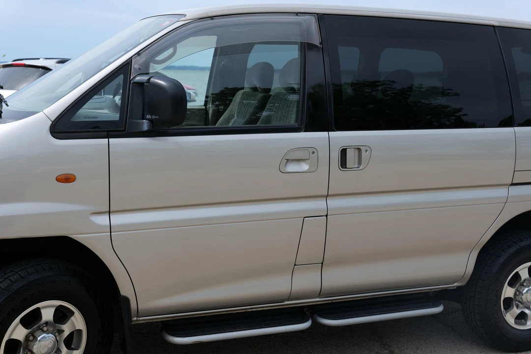 1998 Mitsubishi Delica 4th Gen - Image 22 of 31