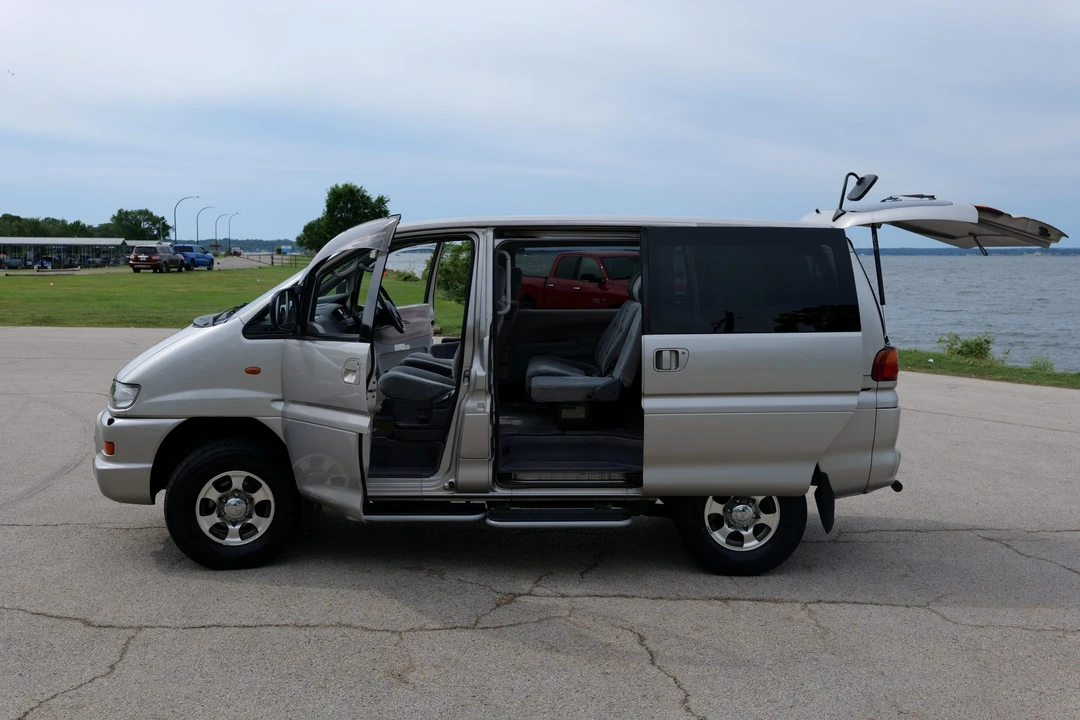 1998 Mitsubishi Delica 4th Gen - Image 19 of 31