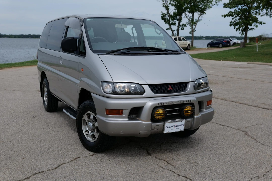 1998 Mitsubishi Delica 4th Gen - Image 12 of 31