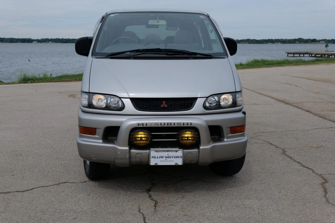 1998 Mitsubishi Delica 4th Gen - Image 15 of 31