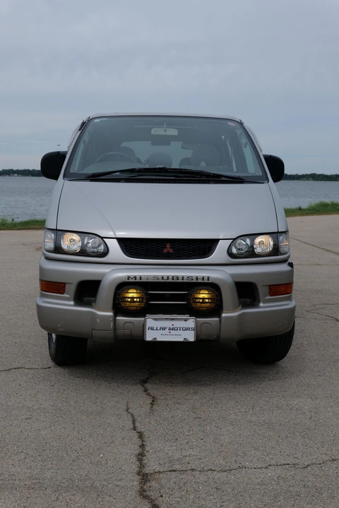 1998 Mitsubishi Delica 4th Gen - Image 16 of 31