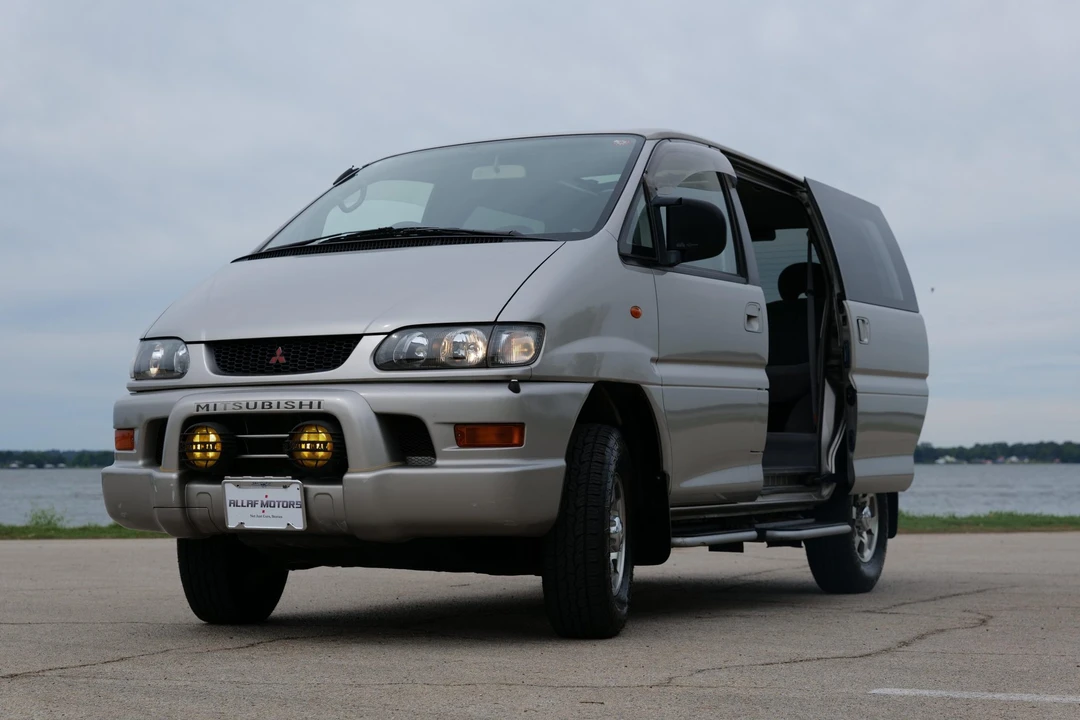 1998 Mitsubishi Delica 4th Gen - Image 18 of 31