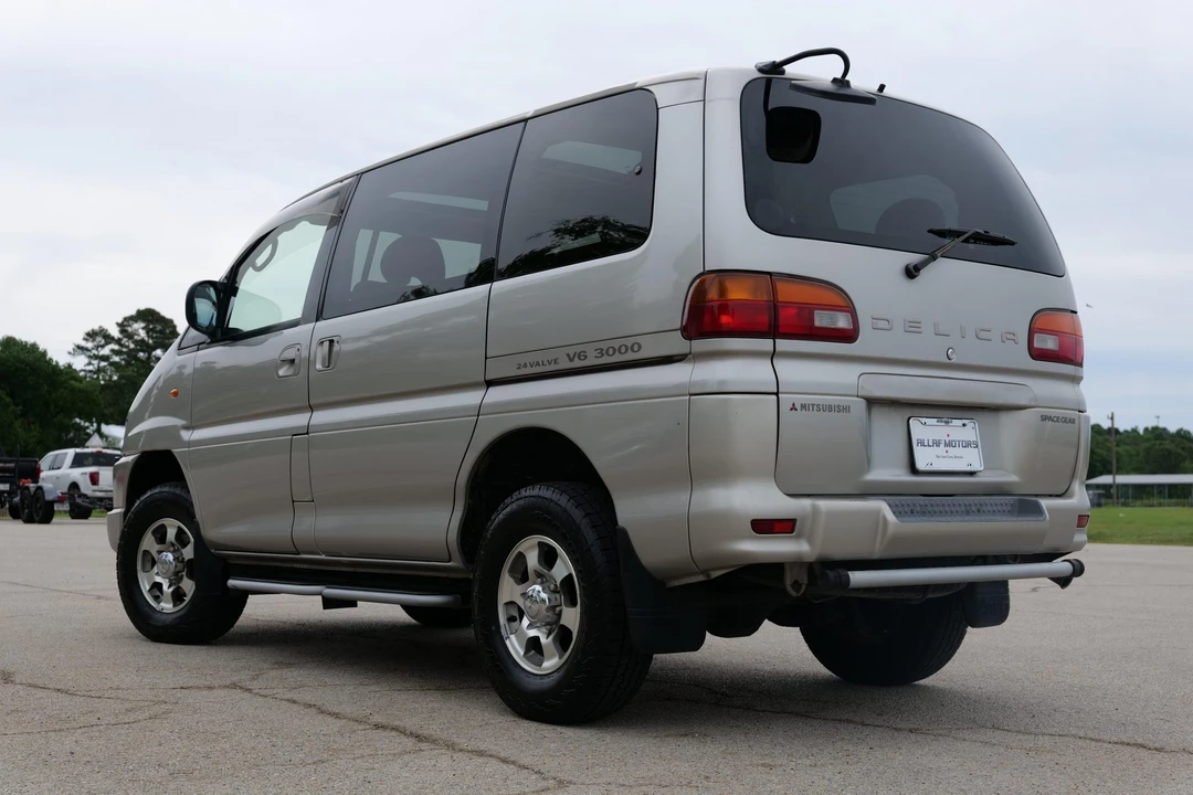 1998 Mitsubishi Delica 4th Gen - Image 6 of 31