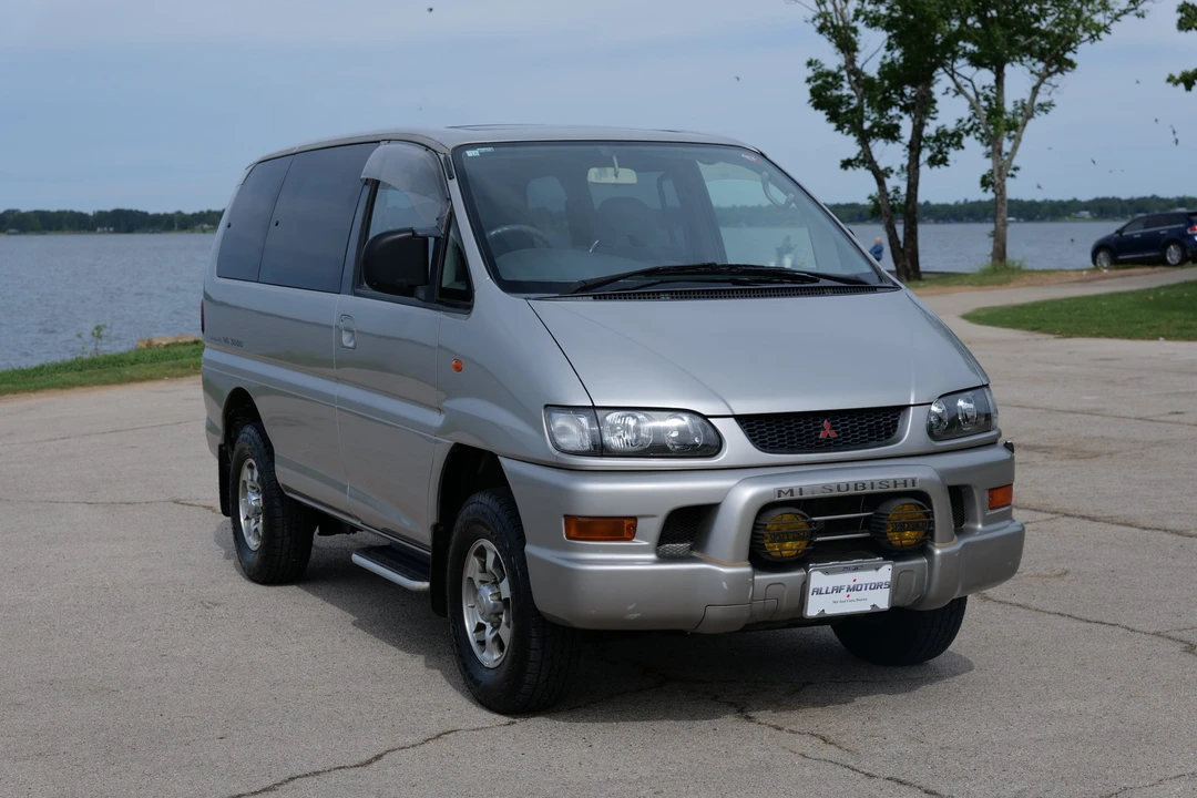 1998 Mitsubishi Delica 4th Gen - Image 10 of 31