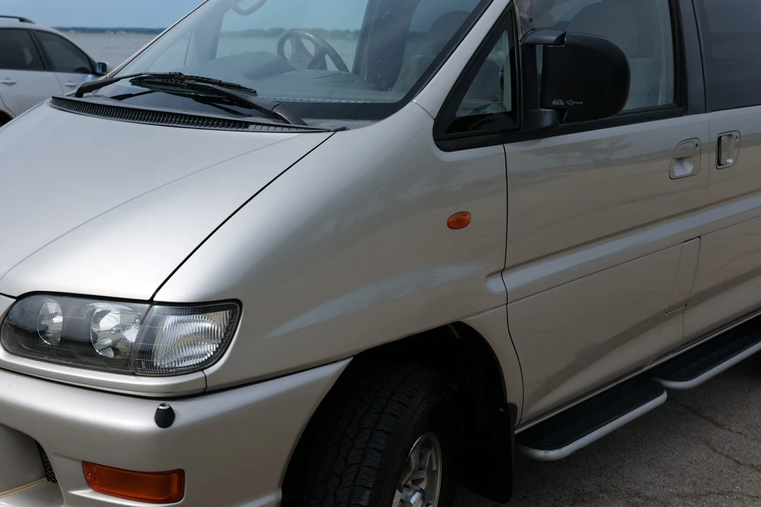 1998 Mitsubishi Delica 4th Gen - Image 21 of 31
