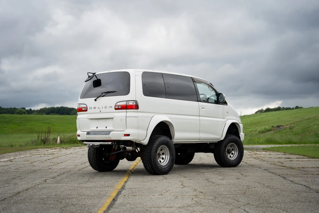 1998 Mitsubishi Delica 3rd Gen - Image 11 of 31