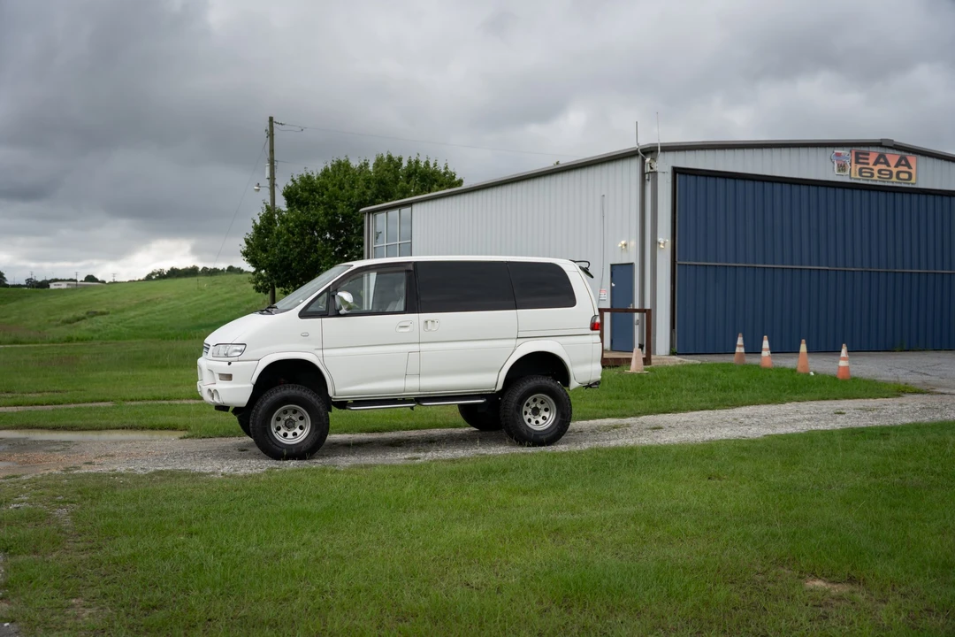 1998 Mitsubishi Delica 3rd Gen - Image 6 of 31