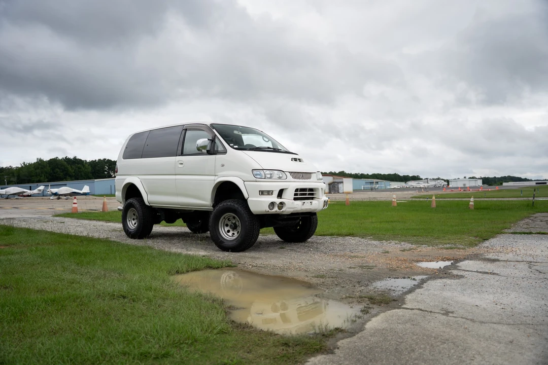 1998 Mitsubishi Delica 3rd Gen - Image 16 of 31
