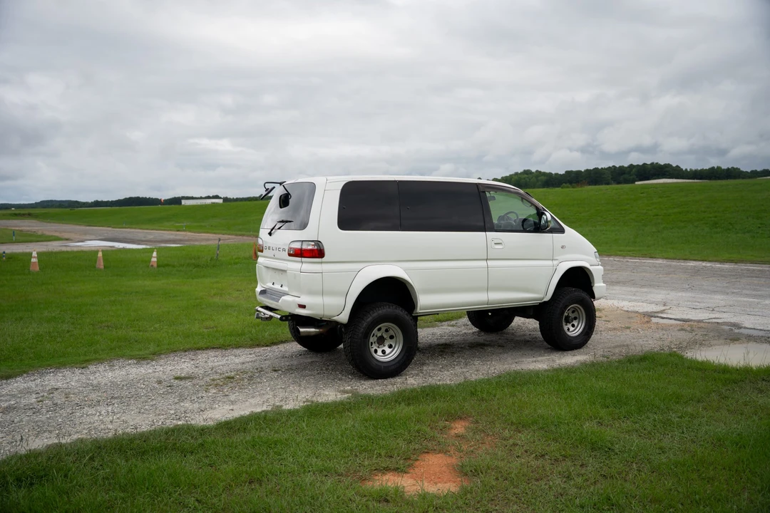 1998 Mitsubishi Delica 3rd Gen - Image 13 of 31