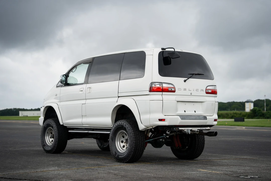 1998 Mitsubishi Delica 3rd Gen - Image 8 of 31
