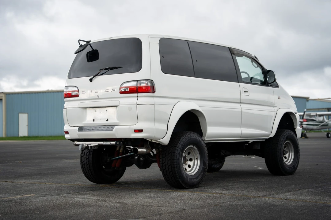 1998 Mitsubishi Delica 3rd Gen - Image 10 of 31