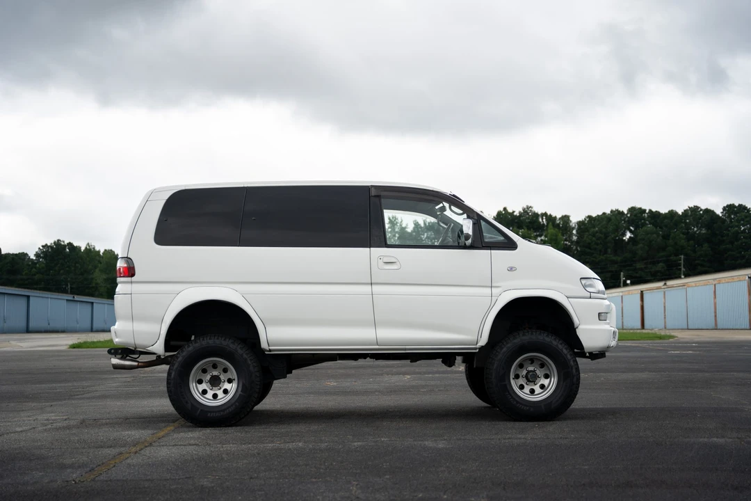 1998 Mitsubishi Delica 3rd Gen - Image 14 of 31