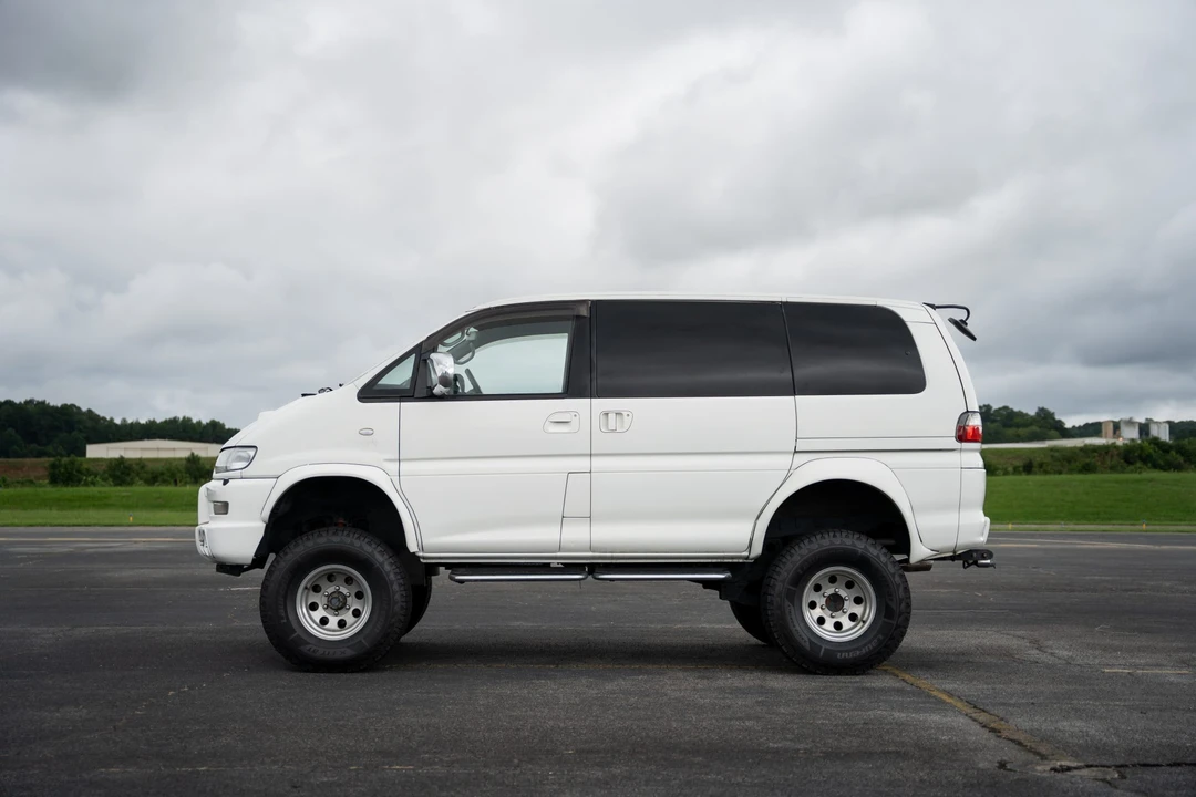 1998 Mitsubishi Delica 3rd Gen - Image 7 of 31