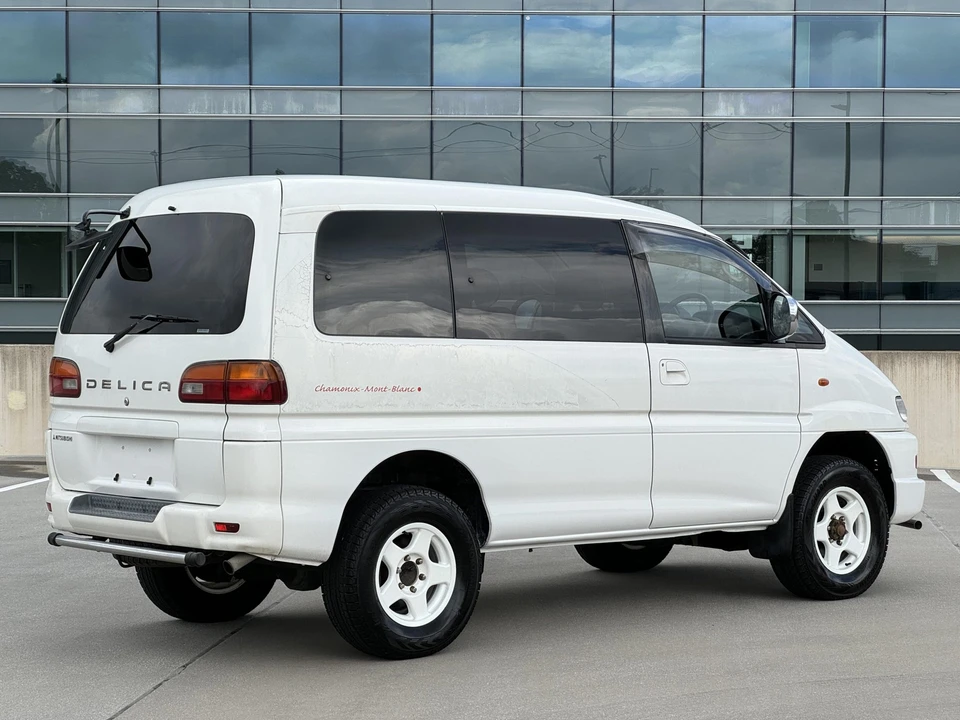 1998 Mitsubishi Delica 4th Gen - Image 25 of 31