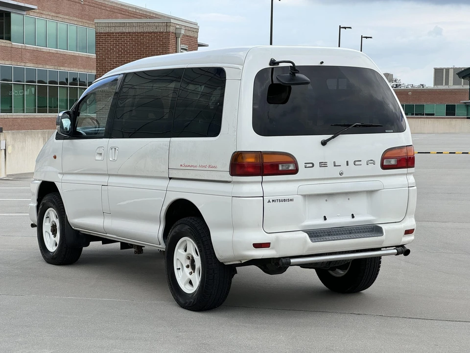 1998 Mitsubishi Delica 4th Gen - Image 16 of 31