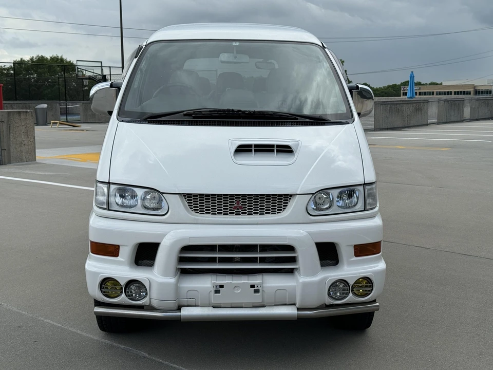 1998 Mitsubishi Delica 4th Gen - Image 7 of 31