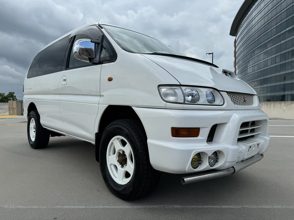 1998 Mitsubishi Delica 4th Gen - Image 5 of 31