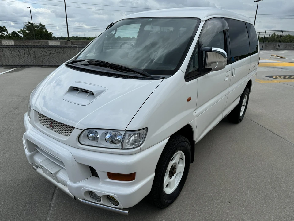 1998 Mitsubishi Delica 4th Gen - Image 10 of 31