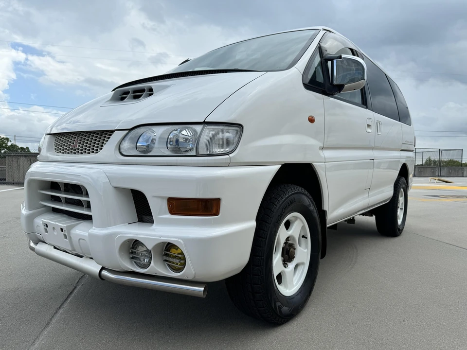 1998 Mitsubishi Delica 4th Gen - Image 11 of 31