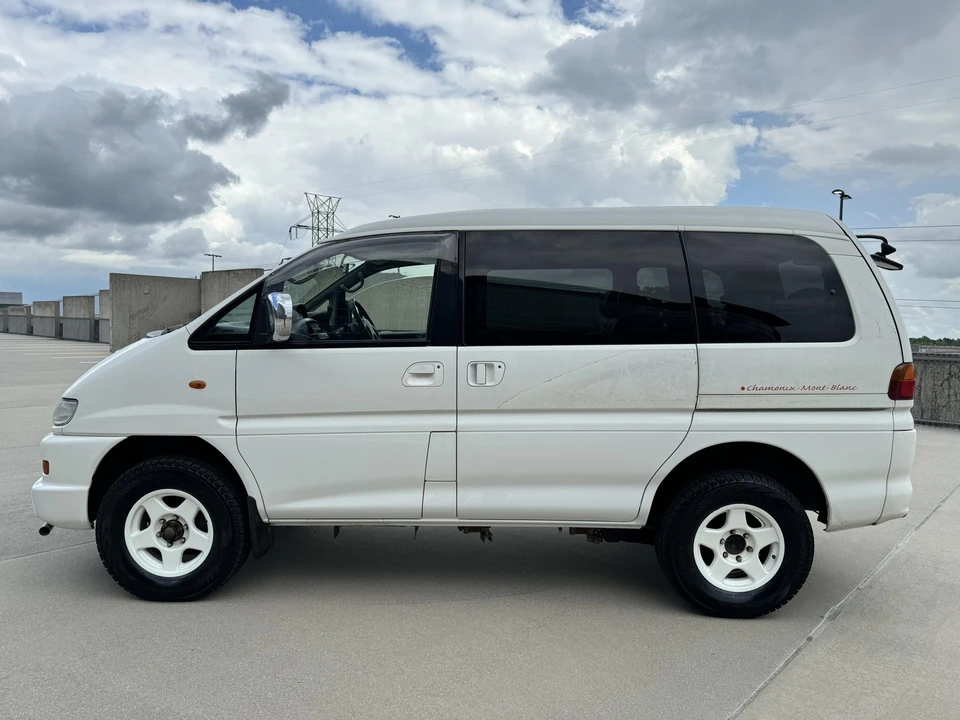 1998 Mitsubishi Delica 4th Gen - Image 14 of 31