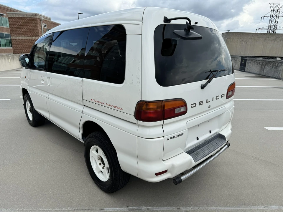 1998 Mitsubishi Delica 4th Gen - Image 18 of 31