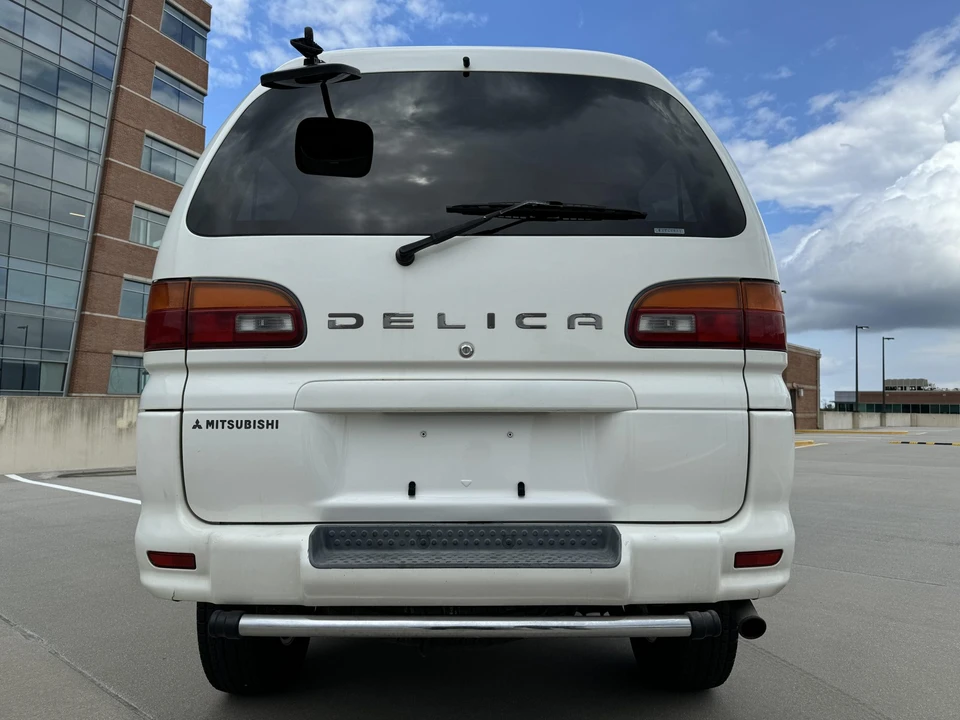 1998 Mitsubishi Delica 4th Gen - Image 21 of 31