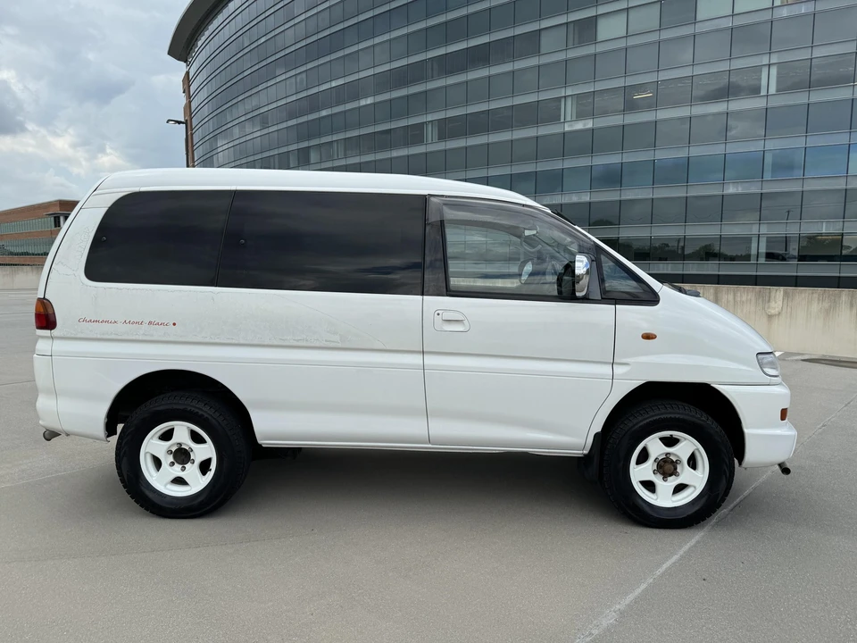 1998 Mitsubishi Delica 4th Gen - Image 27 of 31