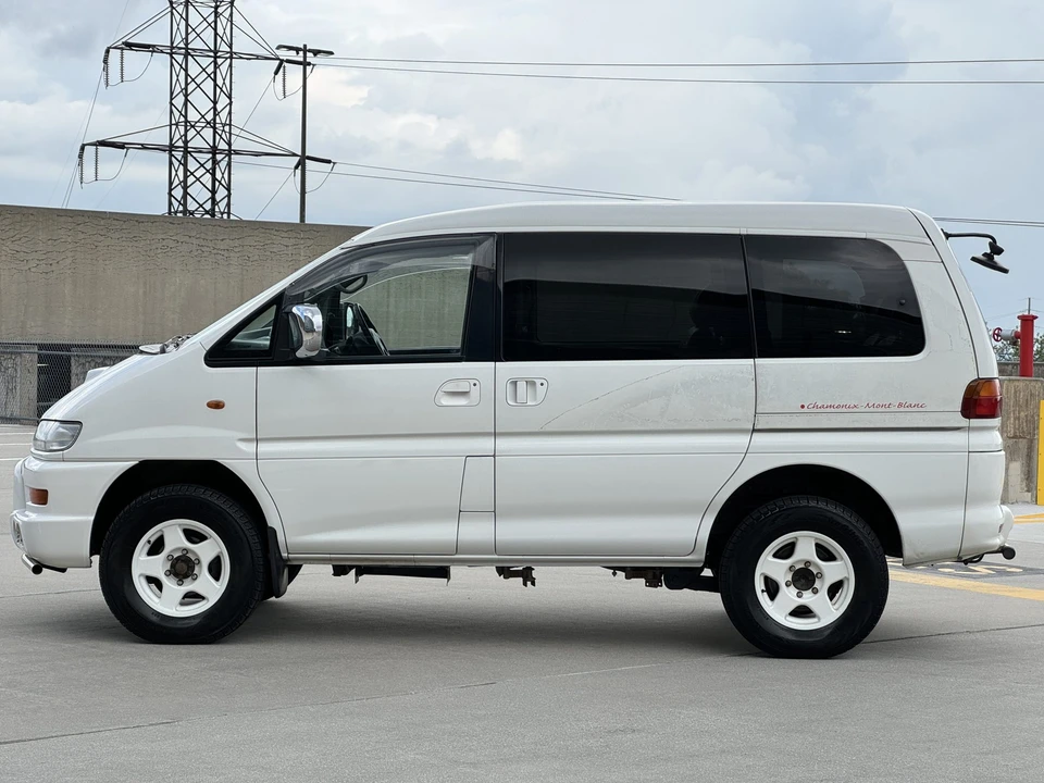 1998 Mitsubishi Delica 4th Gen - Image 13 of 31
