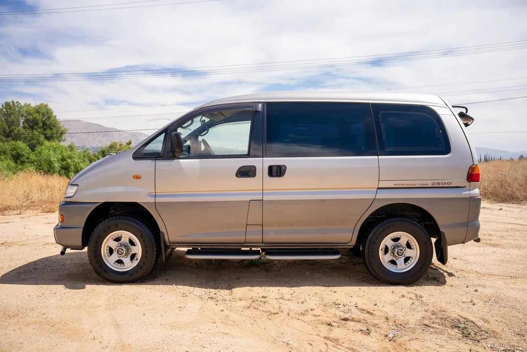 1998 Mitsubishi Delica 4th Gen - Image 6 of 31