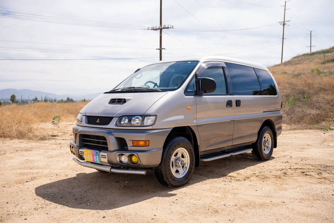 1998 Mitsubishi Delica 4th Gen - Image 2 of 31