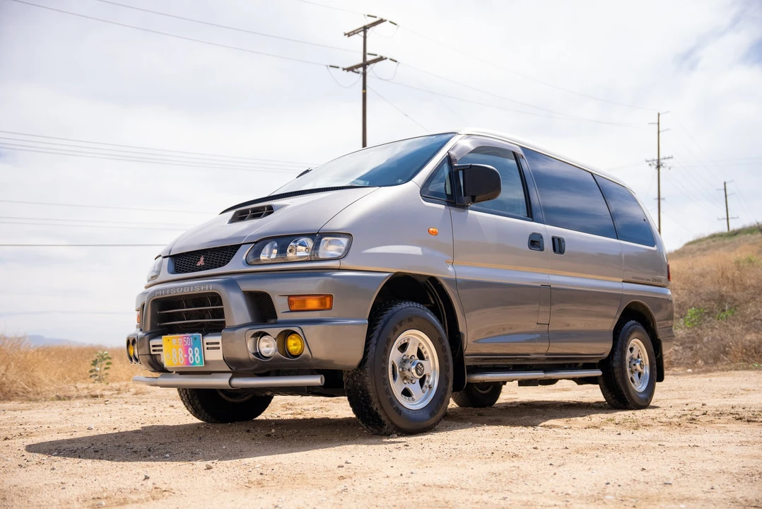 1998 Mitsubishi Delica 4th Gen - Image 3 of 31