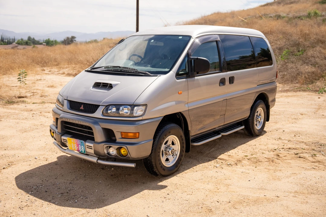 1998 Mitsubishi Delica 4th Gen - Image 4 of 31