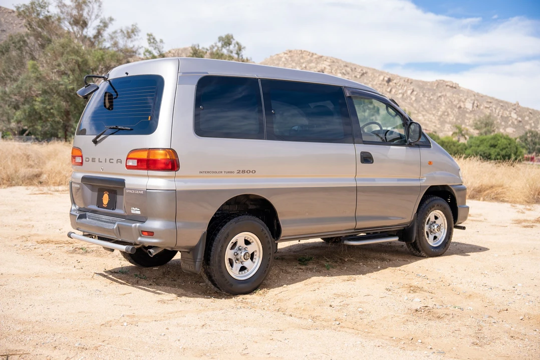 1998 Mitsubishi Delica 4th Gen - Image 18 of 31
