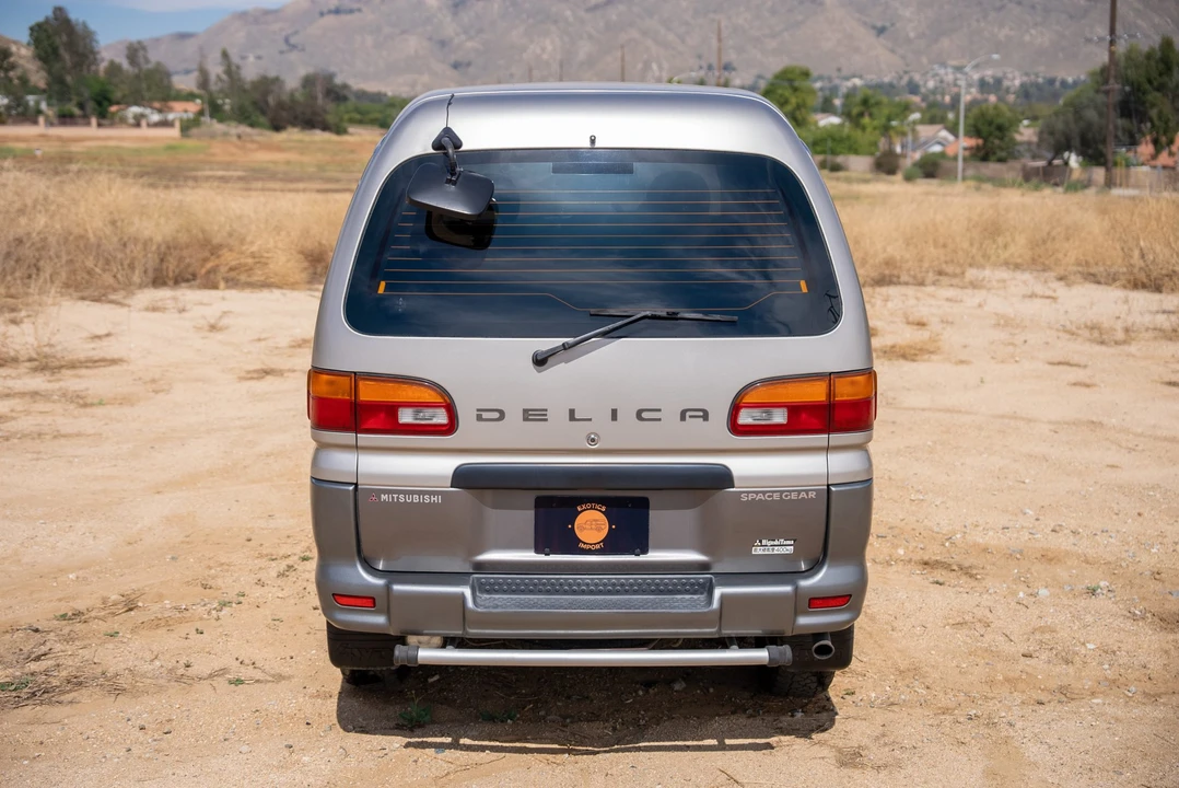 1998 Mitsubishi Delica 4th Gen - Image 16 of 31