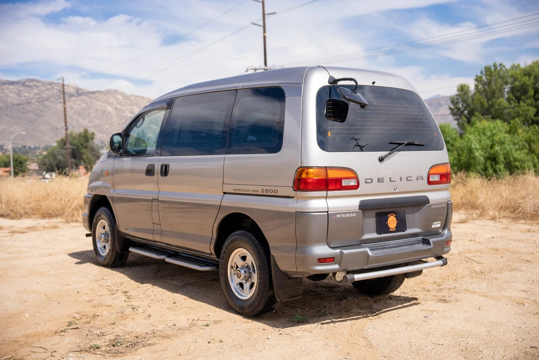 1998 Mitsubishi Delica 4th Gen - Image 9 of 31