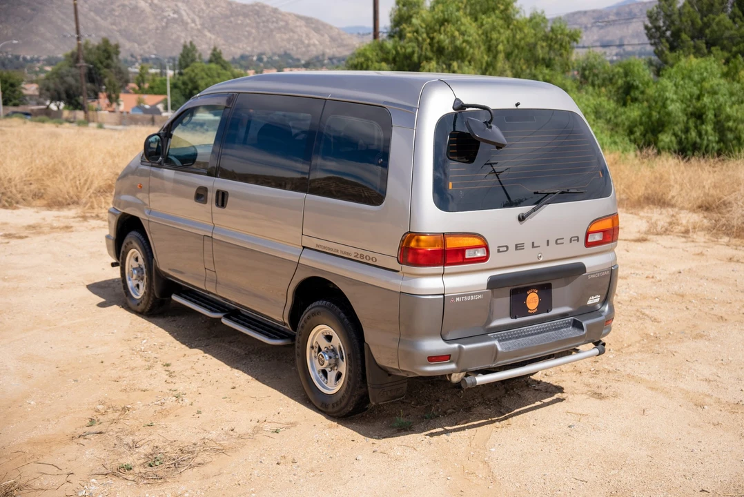 1998 Mitsubishi Delica 4th Gen - Image 13 of 31