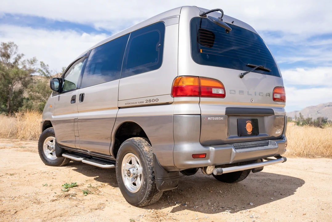 1998 Mitsubishi Delica 4th Gen - Image 11 of 31
