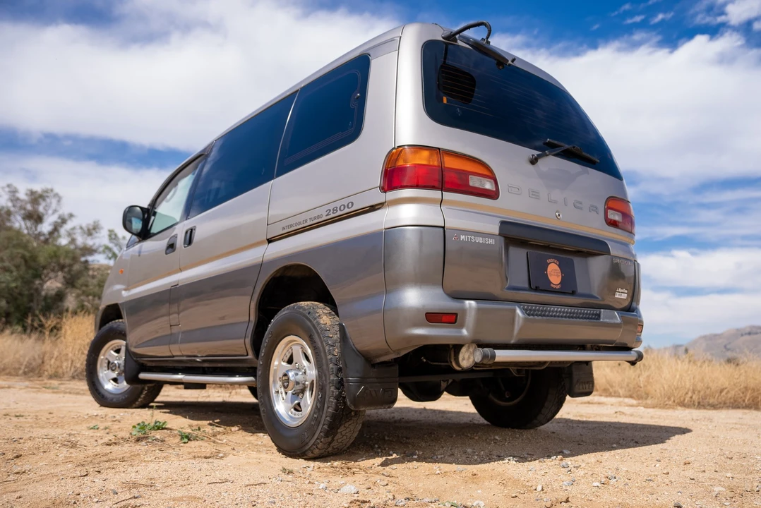 1998 Mitsubishi Delica 4th Gen - Image 12 of 31