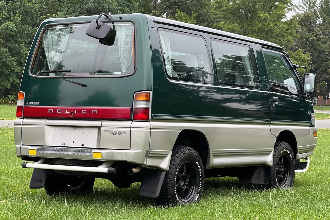 1998 Mitsubishi Delica 4th Gen - Image 4 of 31