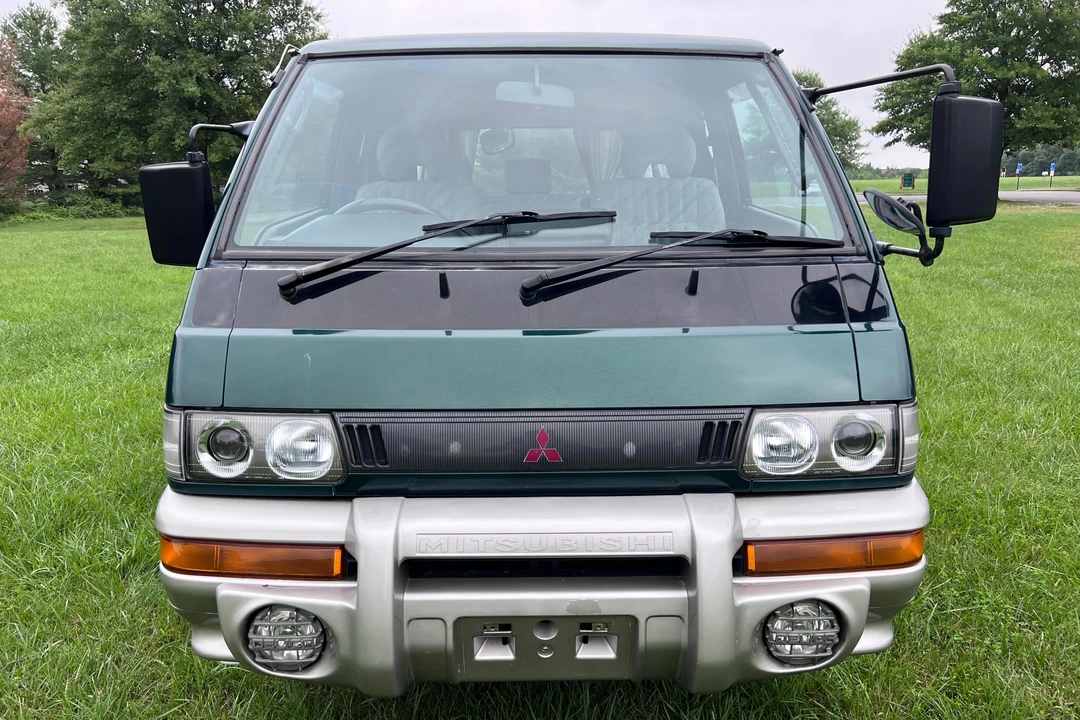 1998 Mitsubishi Delica 4th Gen - Image 2 of 31