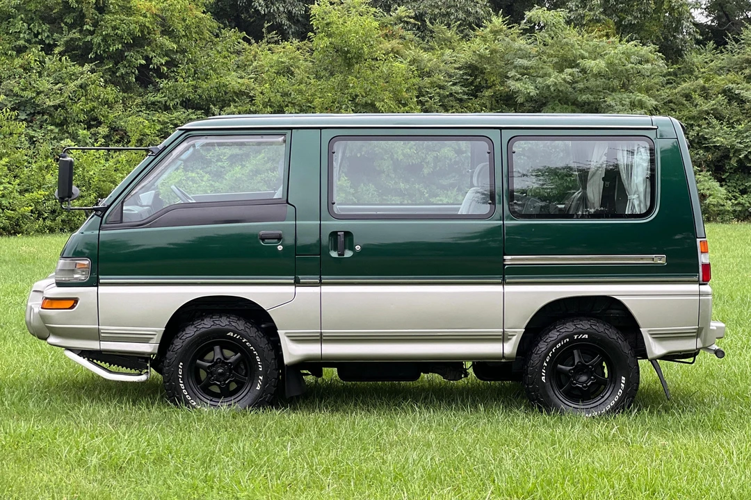 1998 Mitsubishi Delica 4th Gen - Image 3 of 31