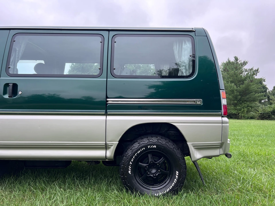 1998 Mitsubishi Delica 4th Gen - Image 29 of 31