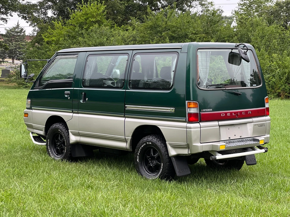 1998 Mitsubishi Delica 4th Gen - Image 12 of 31